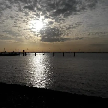 Luettes Huus Feriehus *